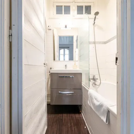 Joli Plein Centre Proche Avec Wi-fi *